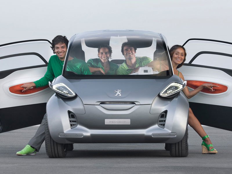 Un vehículo para moverse por al ciudad y con espacio para cuatro personas