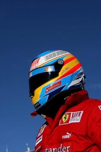 El nuevo casco es igeramente similar al de 2006