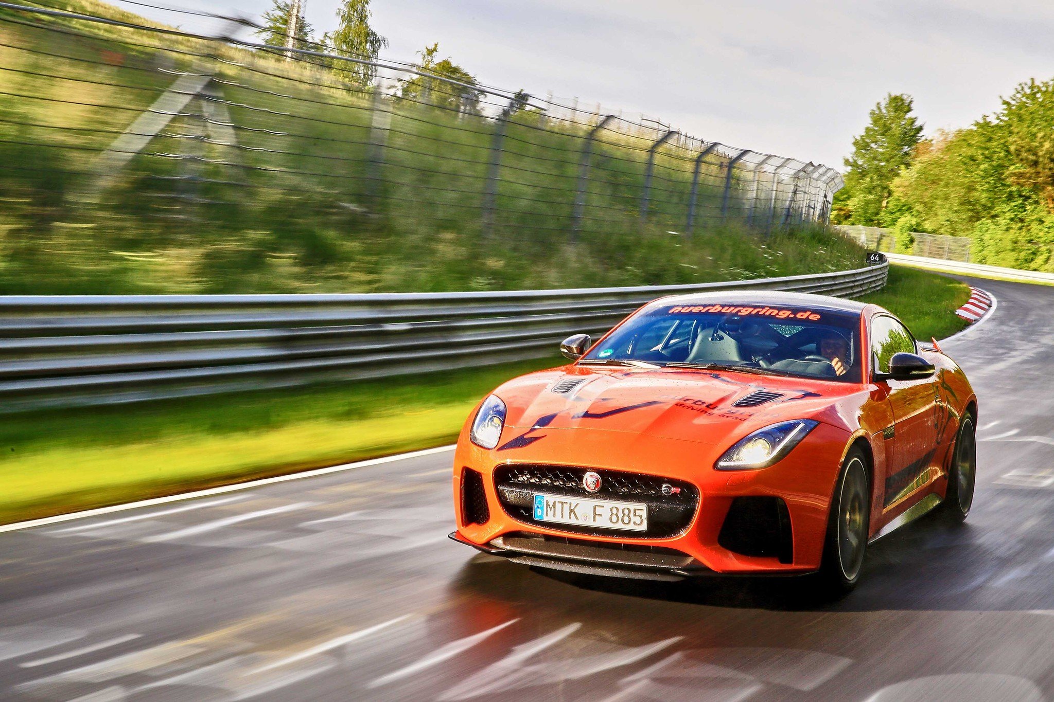 Jaguar F-TYPE SVR