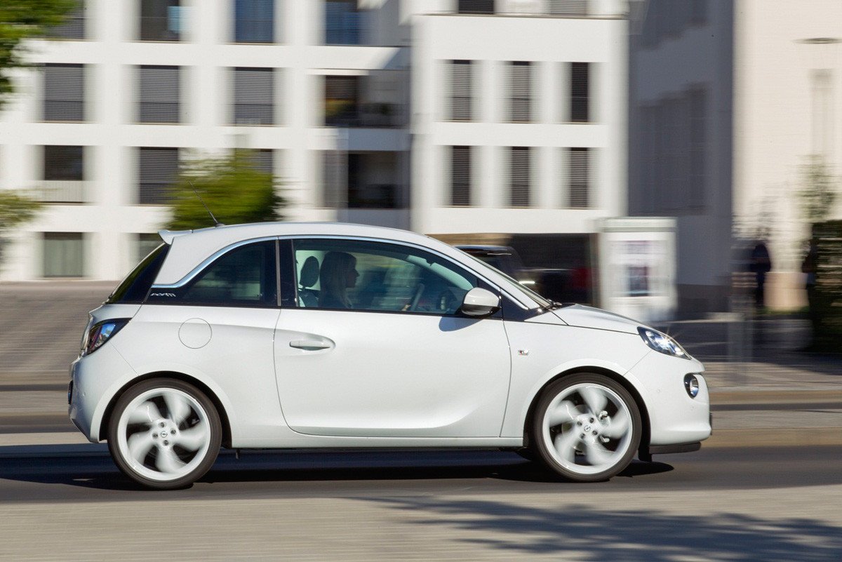 Opel Adam White Link