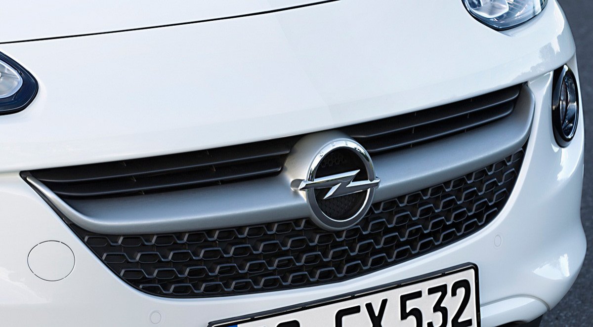 Opel Adam White Link