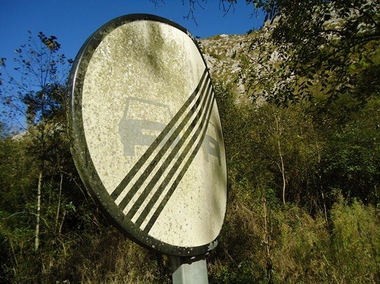 Señal vertical en mal estado