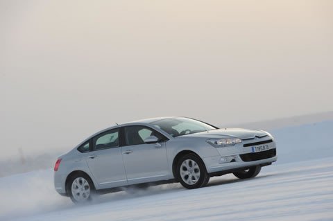 El Citroën C5 con tracción inteligente se prepara para afrontar el invierno