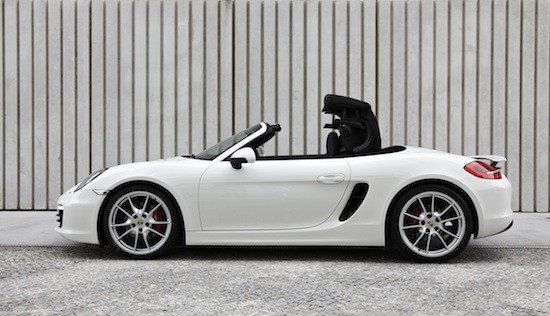 La capota del nuevo Boxster se pliega en sólo 9 segundos y funciona a velocidades de hasta 50 km/h.
