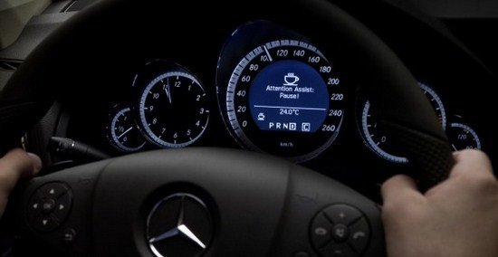 Sistema de alerta de Mercedes anti-fatiga