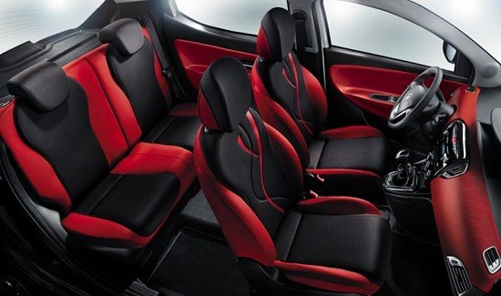 Interior del Lancia Ypsilon Black