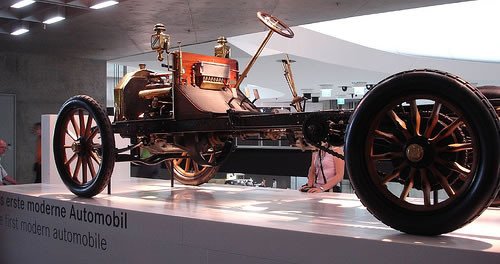 El primer coche con motor de explosión