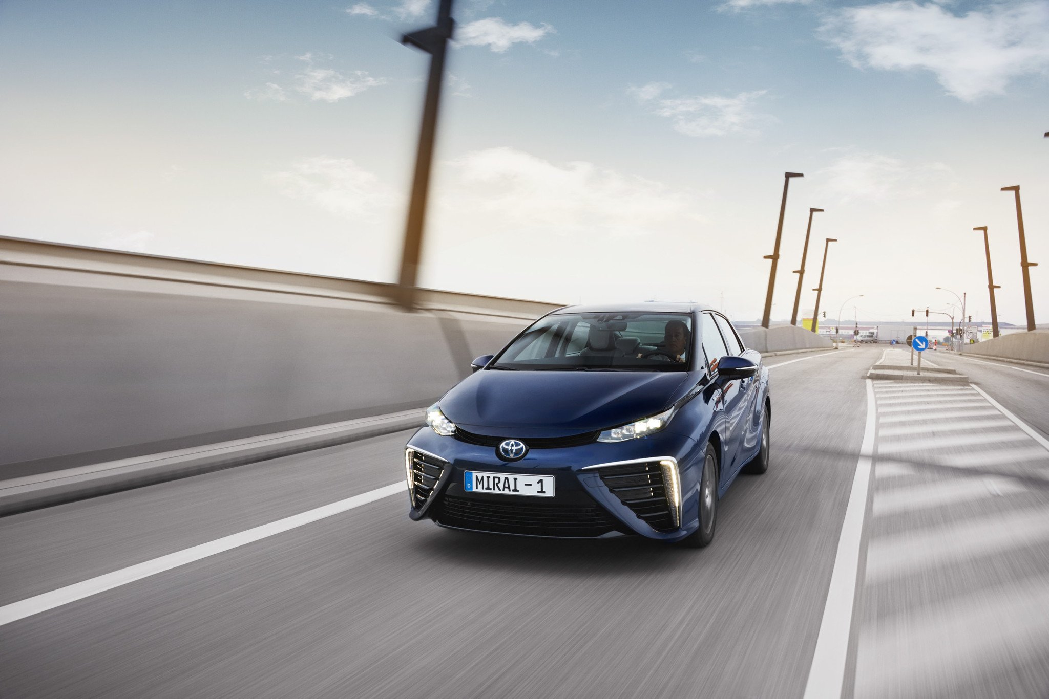 toyota mirai