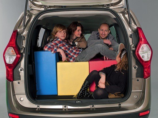 rLa capacidad de un monovolumen para transporta una familia y sus bultos es incuestionable.