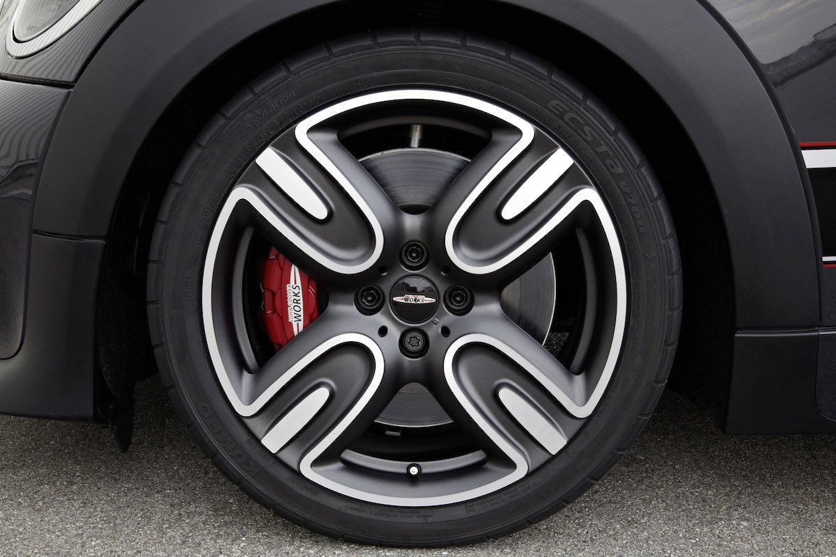 Mini Cooper JCW GP - Kumho Ecsta V70A