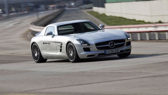 Los precios de inscripción de los cursos de la AMG Driving Academy arrancan desde los 290 euros
