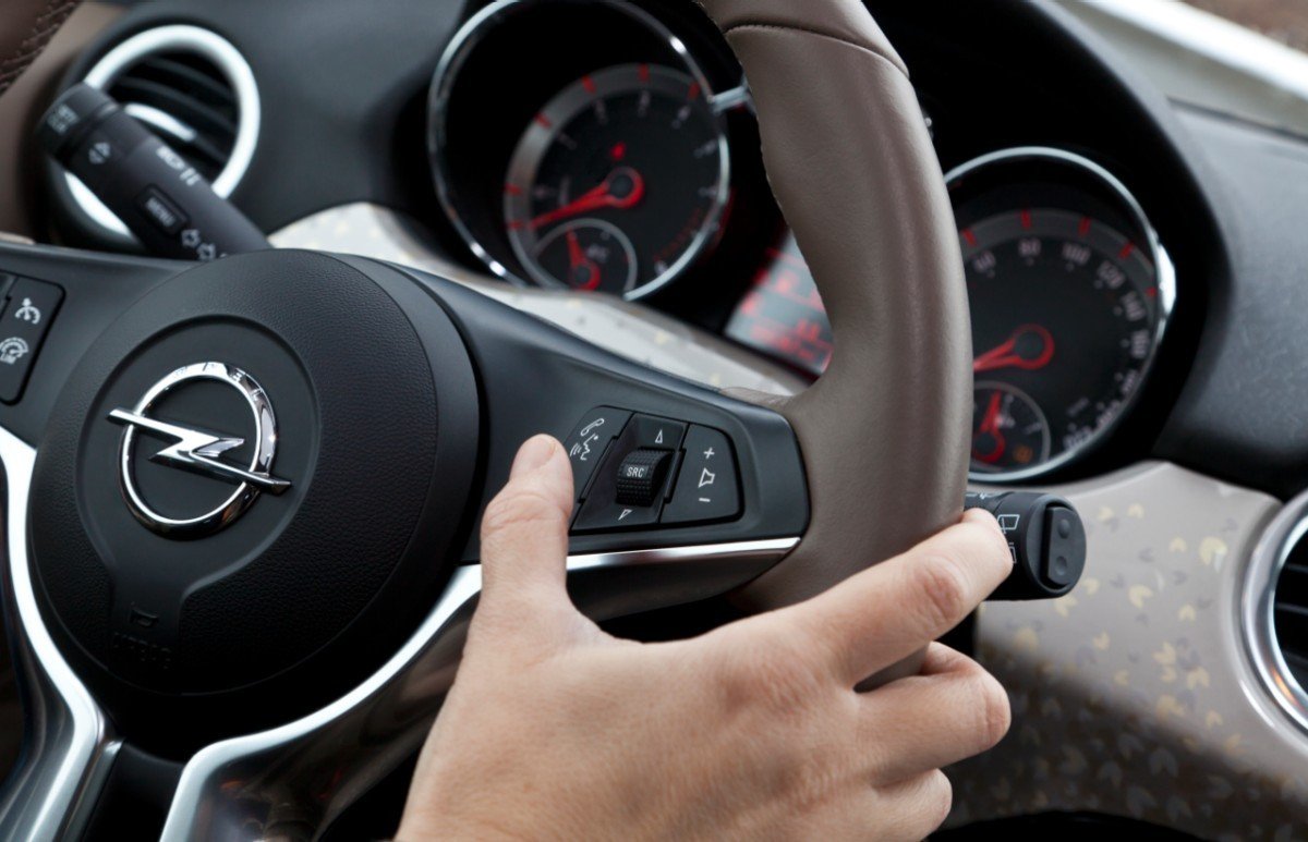 Opel Adam - Intellilink Siri Eyes Free