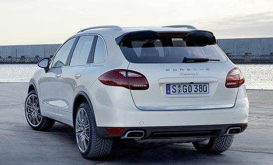 vista trasera del porsche cayenne