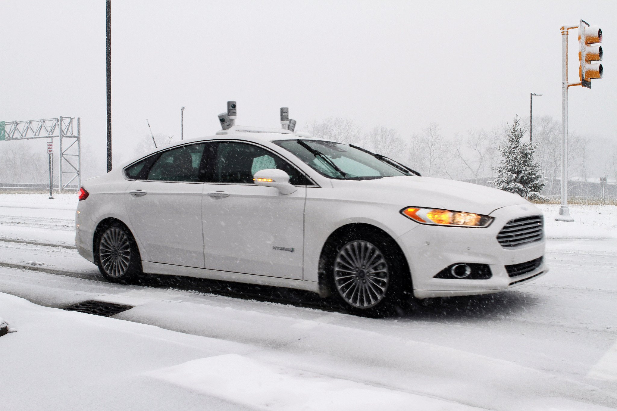 coche autonomo ford nieve