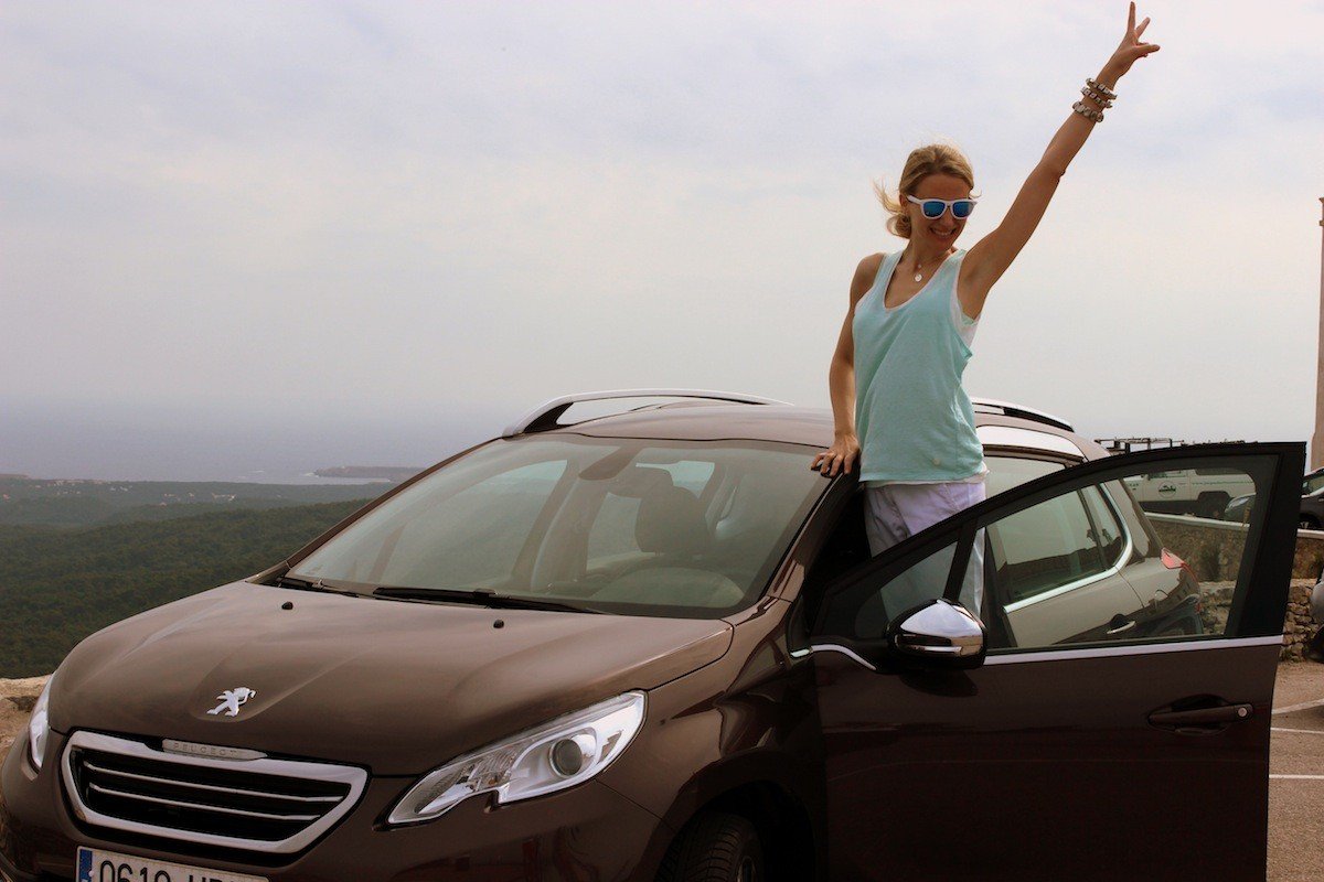 Peugeot 2008 - María Léon