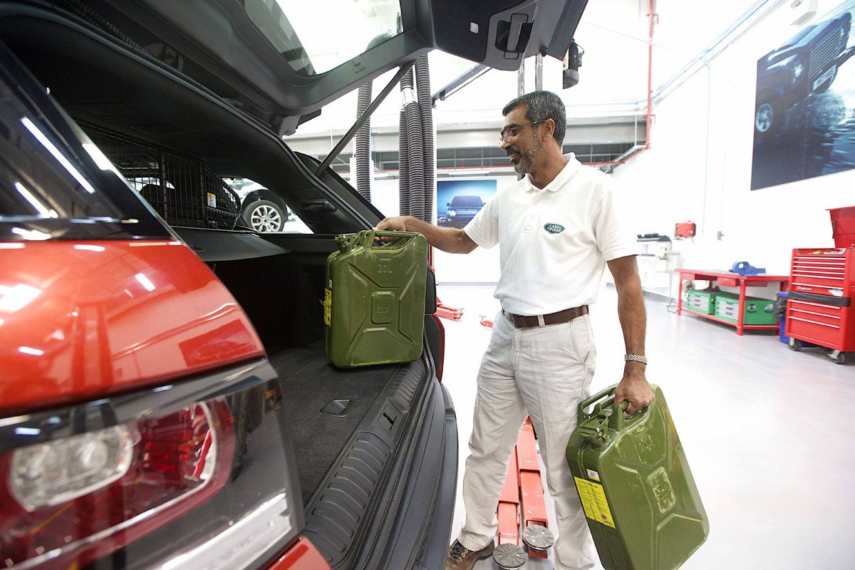 Range Rover Sport Empty Quarter