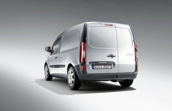 En el lateral y en la parte trasera es donde más se parece al Renault Kangoo.