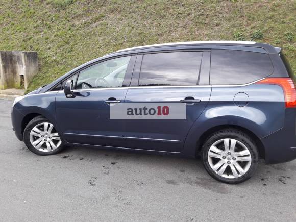Peugeot 5008 1.6 E-HDI 115 CV ALLURE