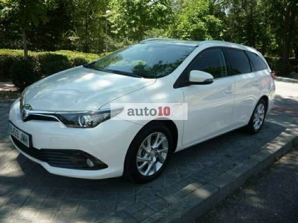 Toyota Auris Touring Sports hybrid 140H Active