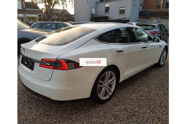 Tata Tesla con 115000 kilómetros de 2014 de segunda mano en Málaga