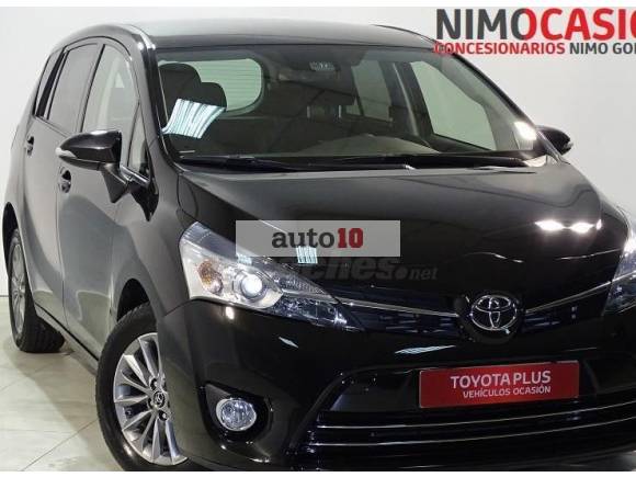 TOYOTA Verso