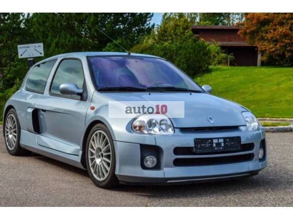 Renault Clio II 3.0 V6 Sport