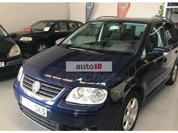 VOLKSWAGEN Touran