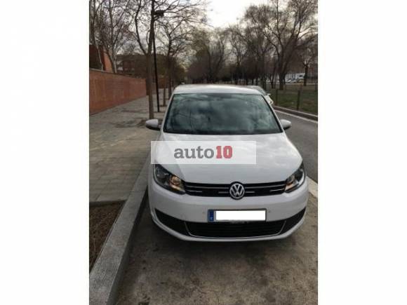 Volkswagen Touran 2.0 TDI DSG Sport auto parking