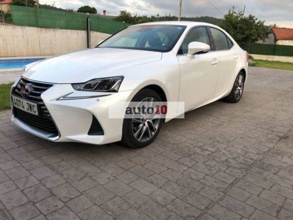 Lexus IS 300h Executive Navibox