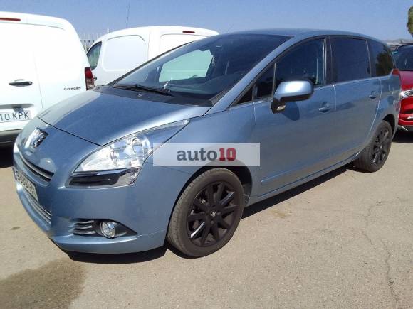 PEUGEOT 5008 1.6 VTi 120 CV.  