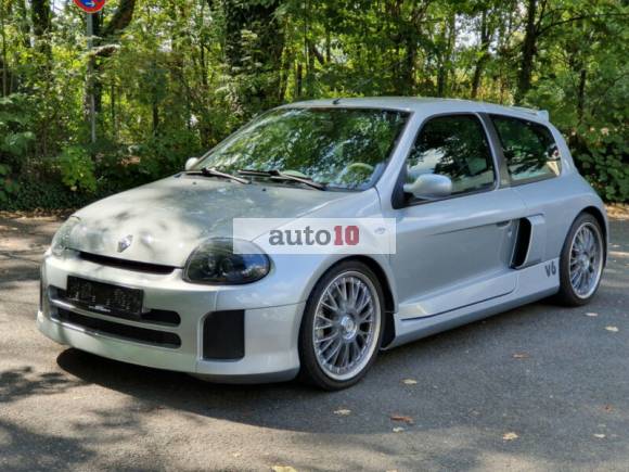 Renault Clio 3.0 V6 Renault Sport PH1