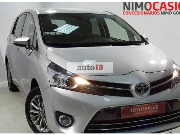 TOYOTA Verso