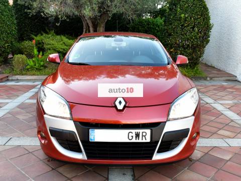 ¡OPORTUNIDAD! 7.500 €. Mégane Coupé 1.6 110 CV. Muy poco uso