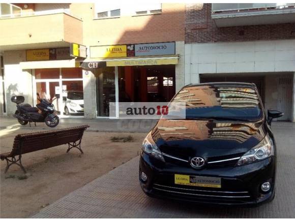 TOYOTA Verso