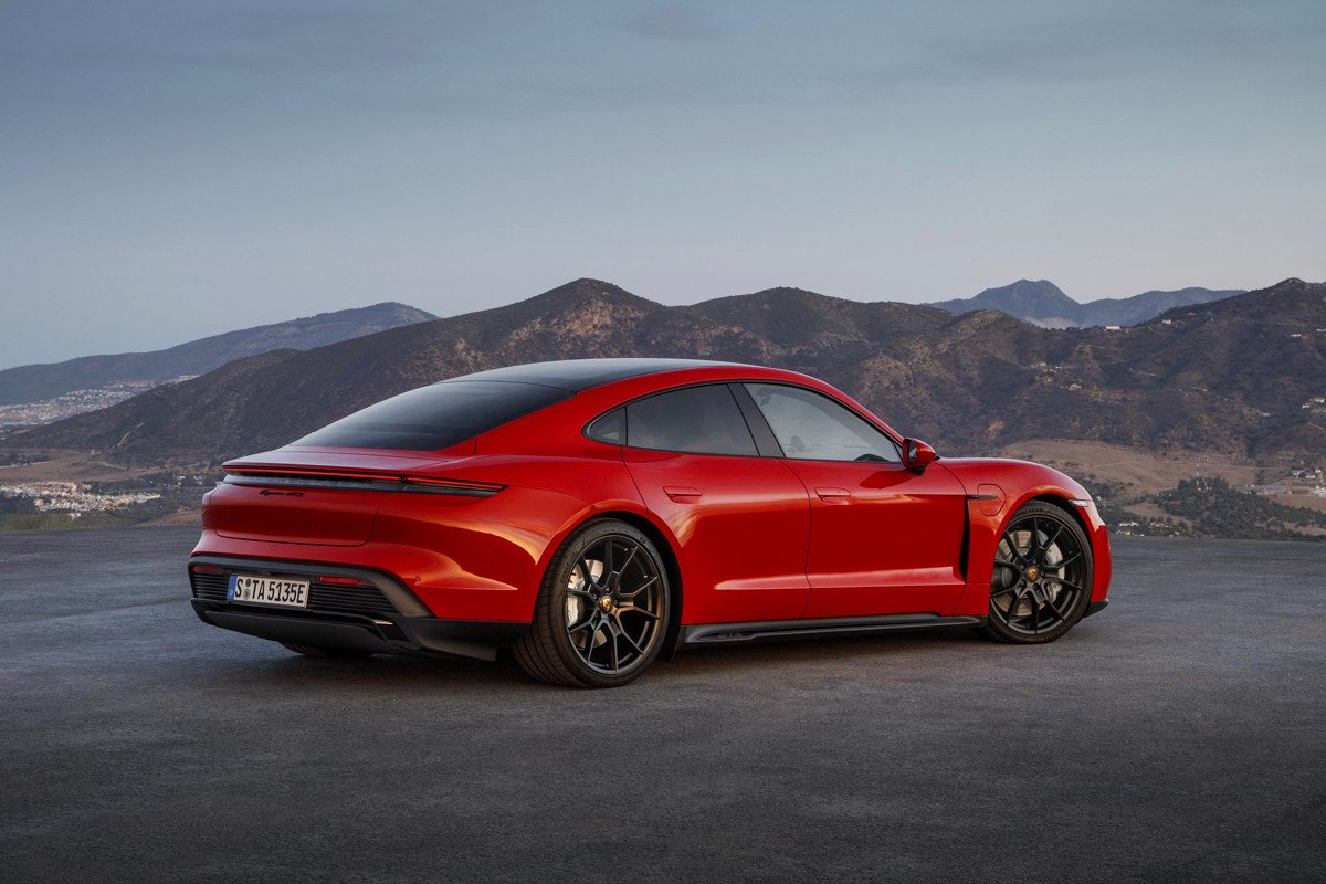 Novedades en el Porsche Taycan: una nueva carrocería Sport Turismo y la versión GTS
