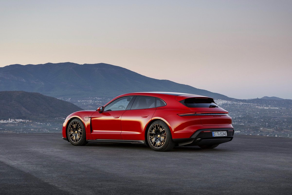 Novedades en el Porsche Taycan: una nueva carrocería Sport Turismo y la versión GTS
