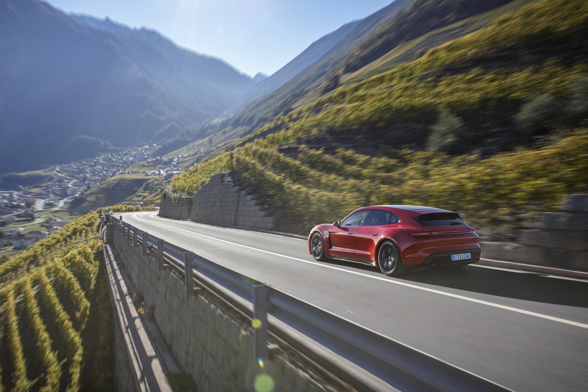 Novedades en el Porsche Taycan: una nueva carrocería Sport Turismo y la versión GTS