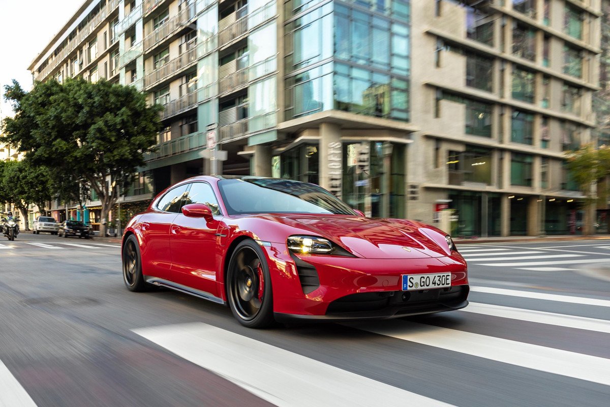 Novedades en el Porsche Taycan: una nueva carrocería Sport Turismo y la versión GTS