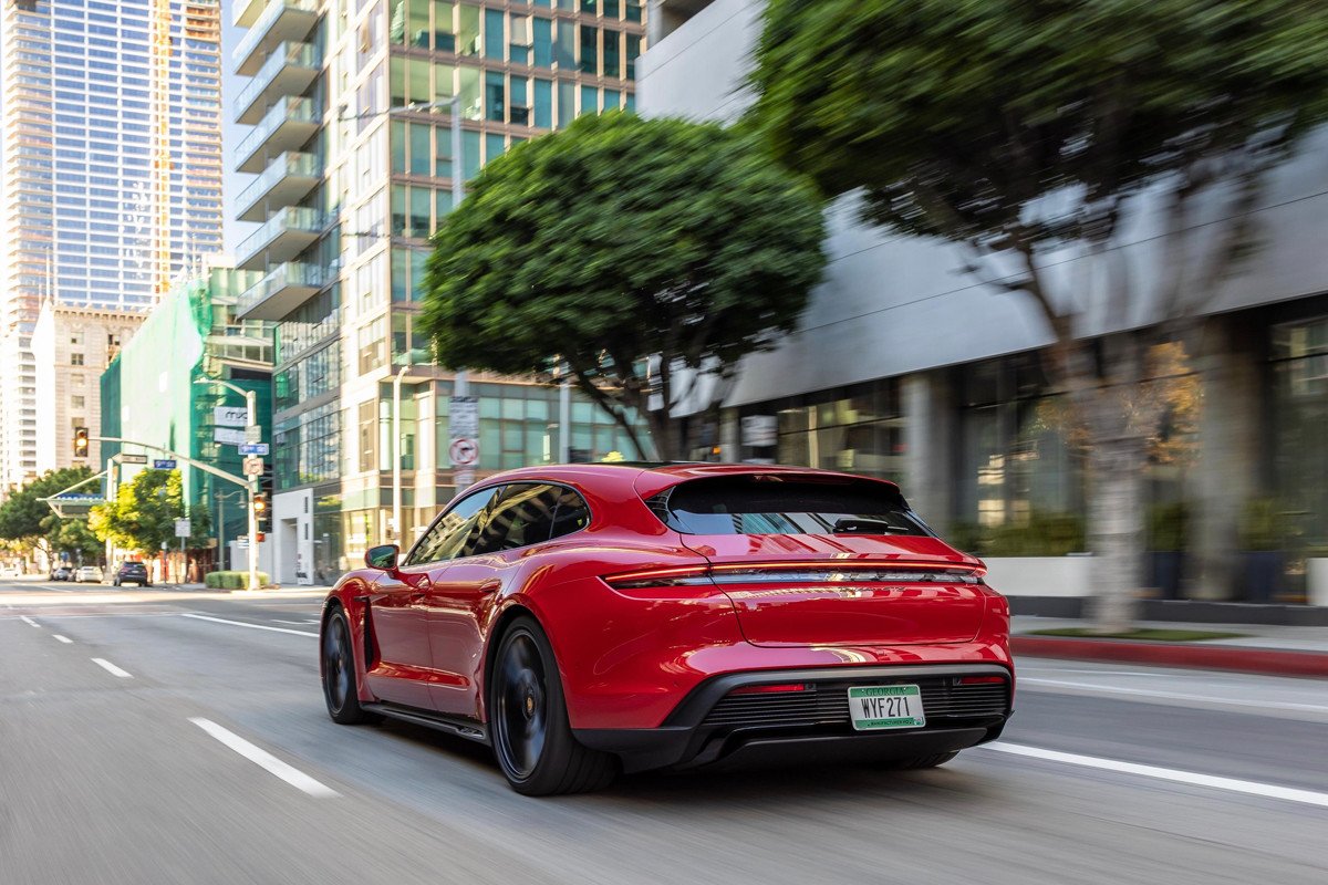 Novedades en el Porsche Taycan: una nueva carrocería Sport Turismo y la versión GTS