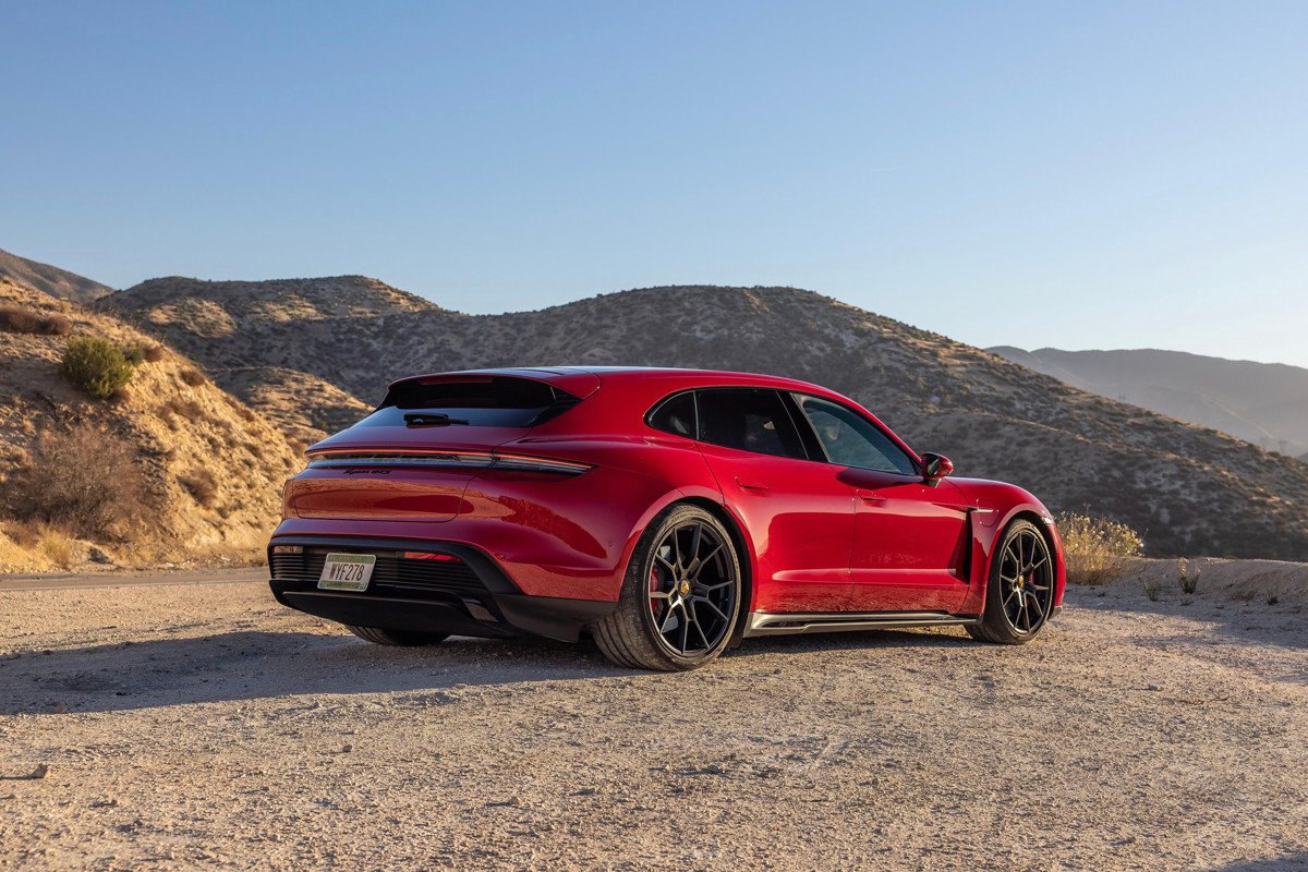 Novedades en el Porsche Taycan: una nueva carrocería Sport Turismo y la versión GTS