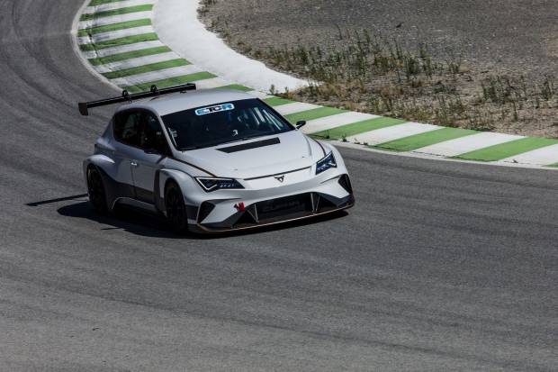 Jordi Gené nos cuenta cómo está desarrollando el Cupra e-Racer