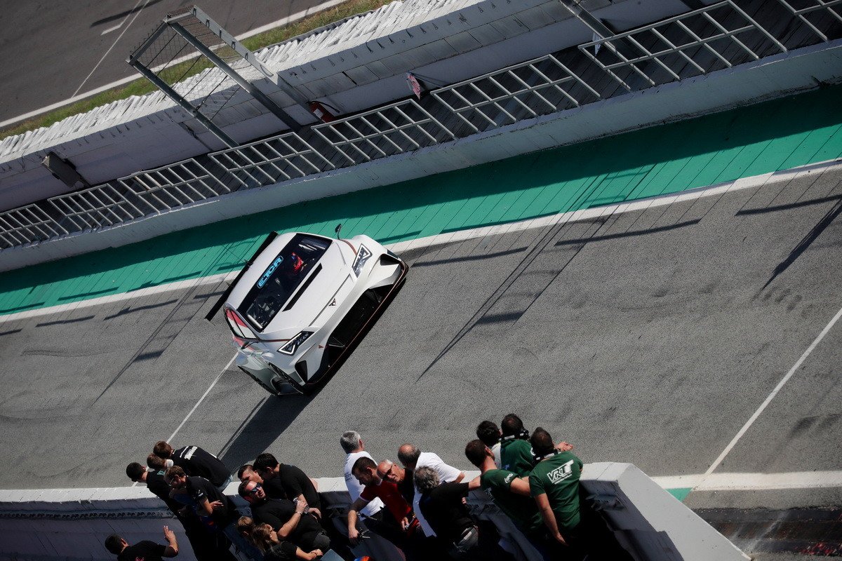 Jordi Gené nos cuenta cómo está desarrollando el Cupra e-Racer