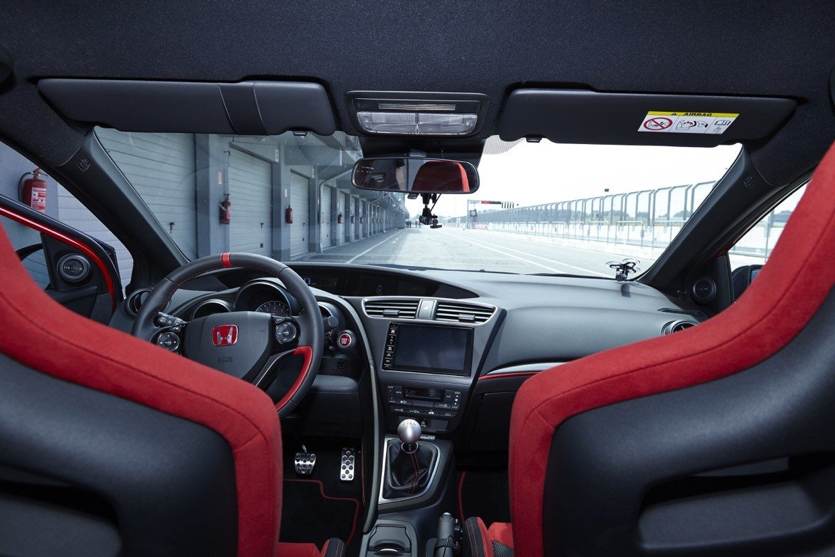 Probamos el nuevo Honda Civic Type R en el circuito de Slovakia Ring