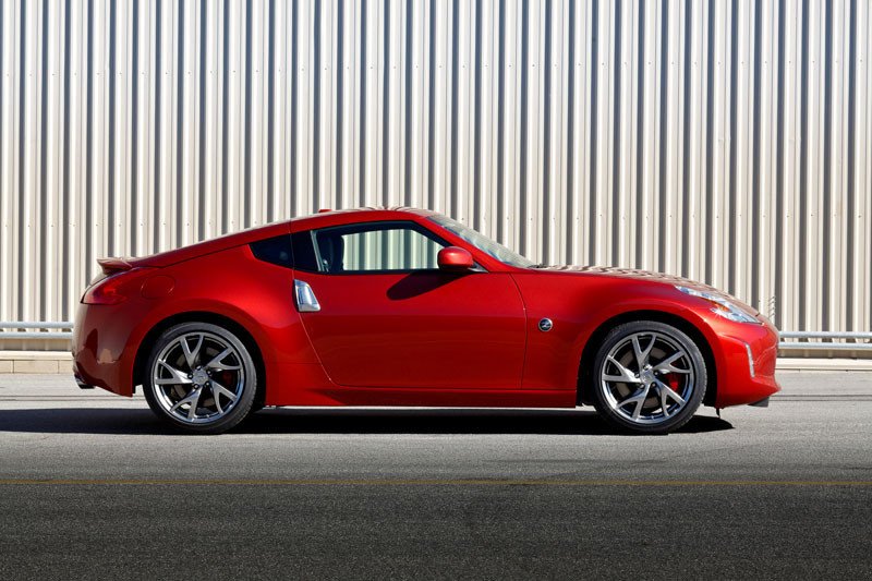 Nuevos Coches: Nissan 370Z, lavado de cara para 2013