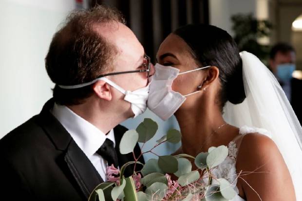 Fases de la desescalada: ¿podré ir en coche a una boda?