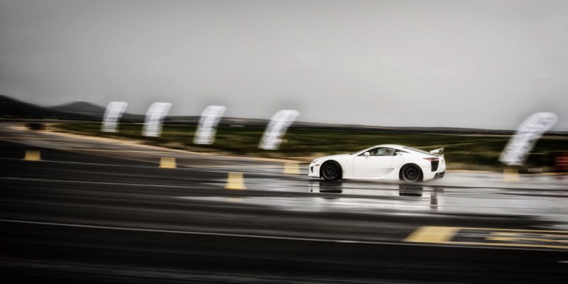 Prueba de velocidad con el Lexus LFA