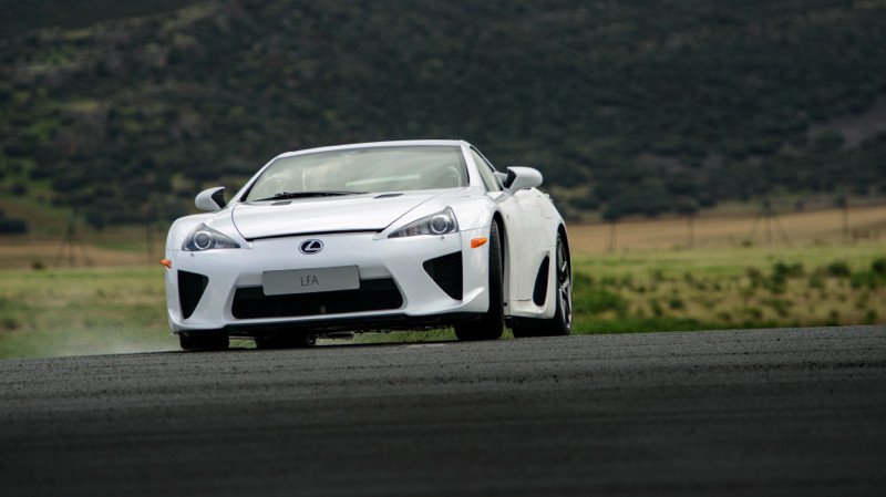 Prueba de velocidad con el Lexus LFA