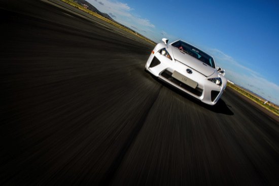 Prueba de velocidad con el Lexus LFA