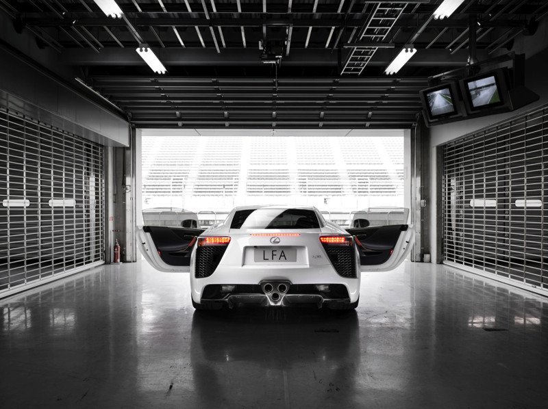 Prueba de velocidad con el Lexus LFA