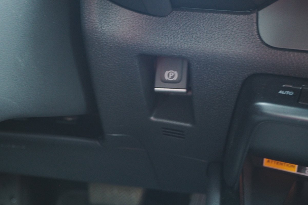 Prueba y opinión del Lexus UX 300e: precio, autonomía y maletero